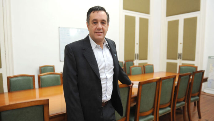 Prohibición de actos político-partidarios en escuelas