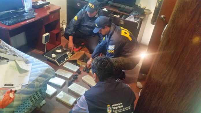 Operativos antidrogas en Morón y Merlo
