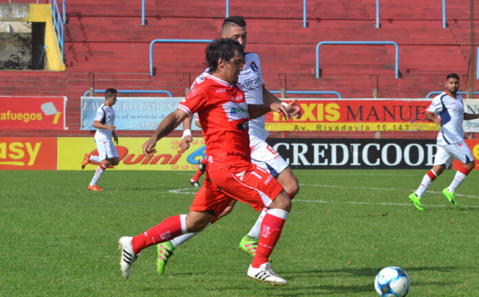 Morón recibe a San Carlos