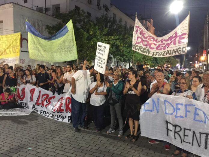 Marcha educativa en Morón