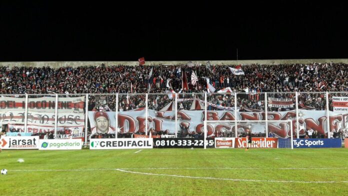 Hinchada de Morón