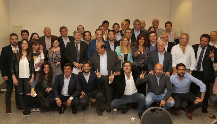 Intendentes y legisladores del PJ