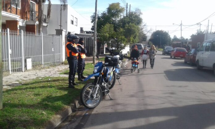 Motos policiales en Ituzaingó