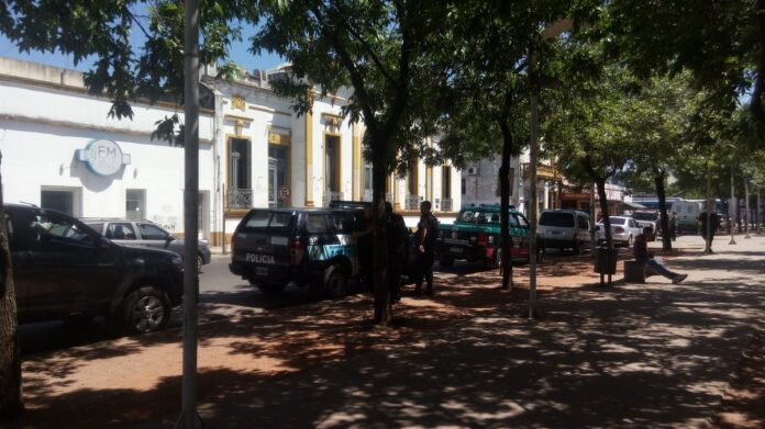Allanamiento en Municipio de Moreno