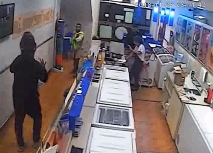 Robo en heladería de Castelar sur