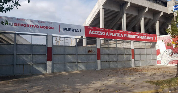 Puertas del Deportivo Morón