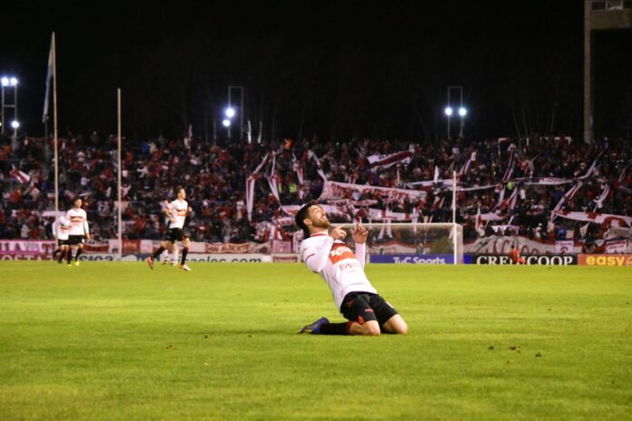 Morón goleó a Alvarado