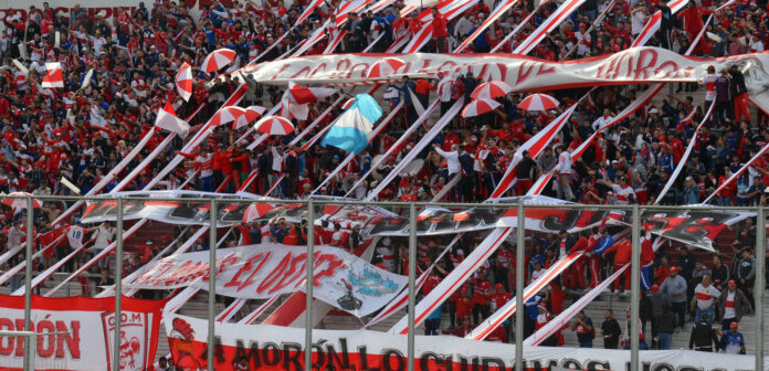 Hinchas de Morón
