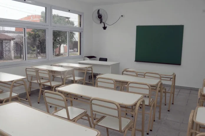 Escuelas con clases después de votar