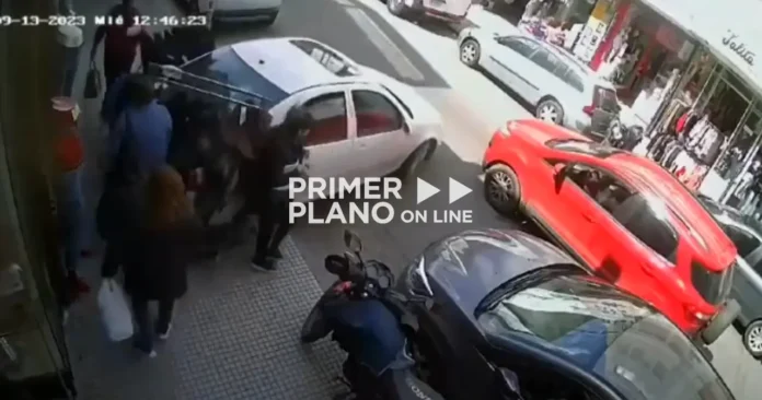 Choque marcha atrás y desgracia en Flores
