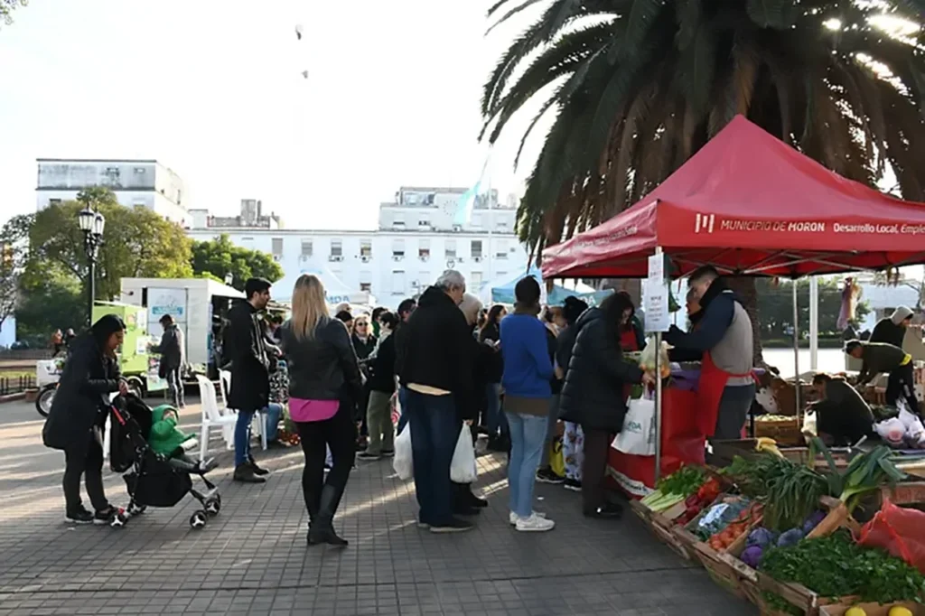 Ferias y mercados populares en Morón