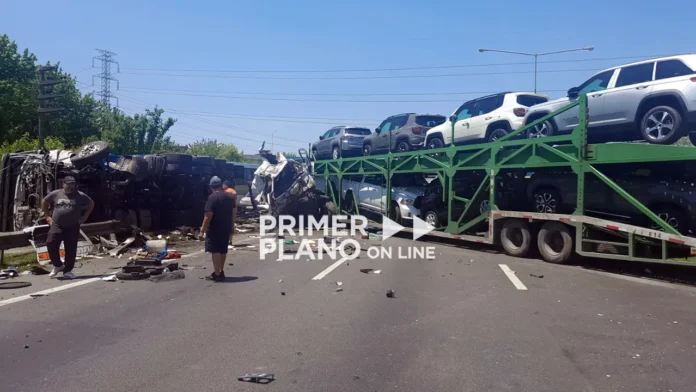 Choque camión mosquito en la Panamericana