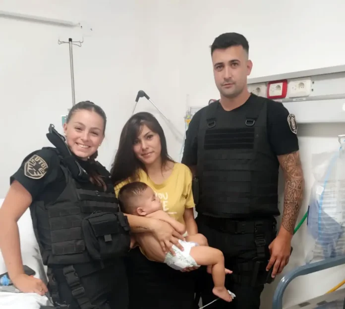 Policías salvaron con RCP a bebé en González Catán