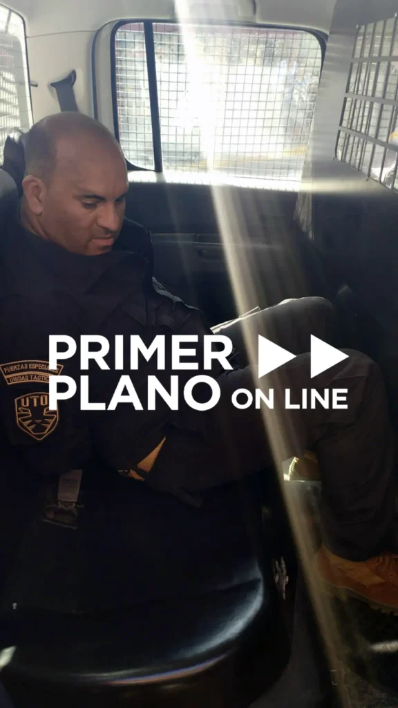 Falso policía robaba celulares en hospitales