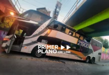 Micro atascado en túnel de Haedo