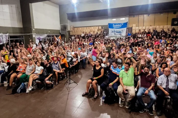 Docentes aceptaron la oferta de Kicillof