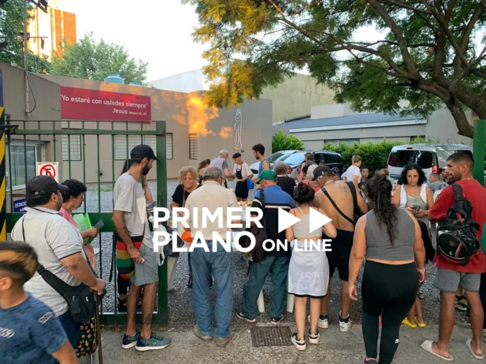 Fila del hambre en Haedo