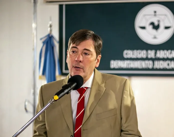 Jorge Frega logró cautelar contra el DNU