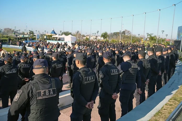 Policías en Merlo