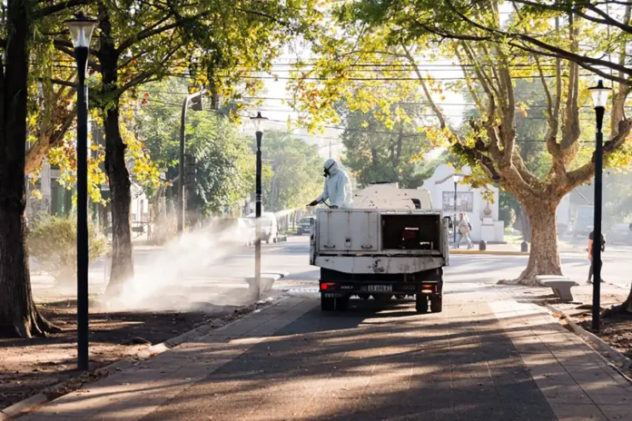 Hurlingham fumiga contra el dengue
