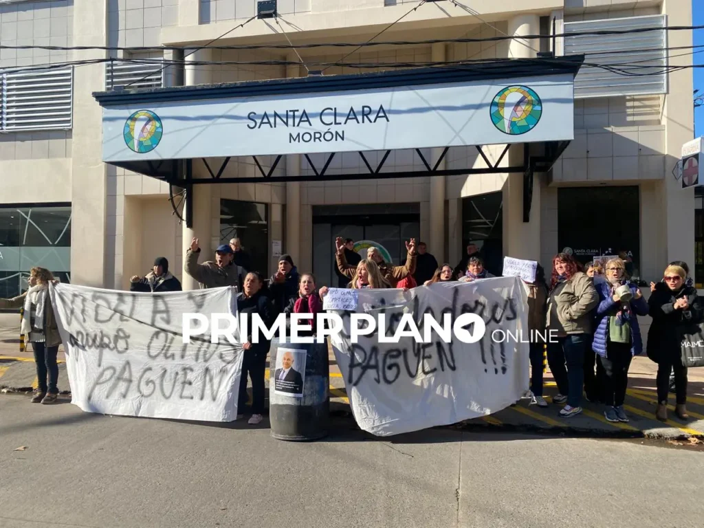 Protesta trabajadores de la ex clínica Constituyentes