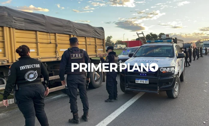 Balacera policial en Acceso Oeste