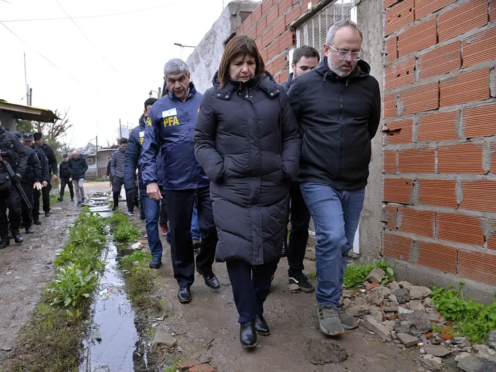 Patricia Bullrich en Tres de Febrero con Valenzuela