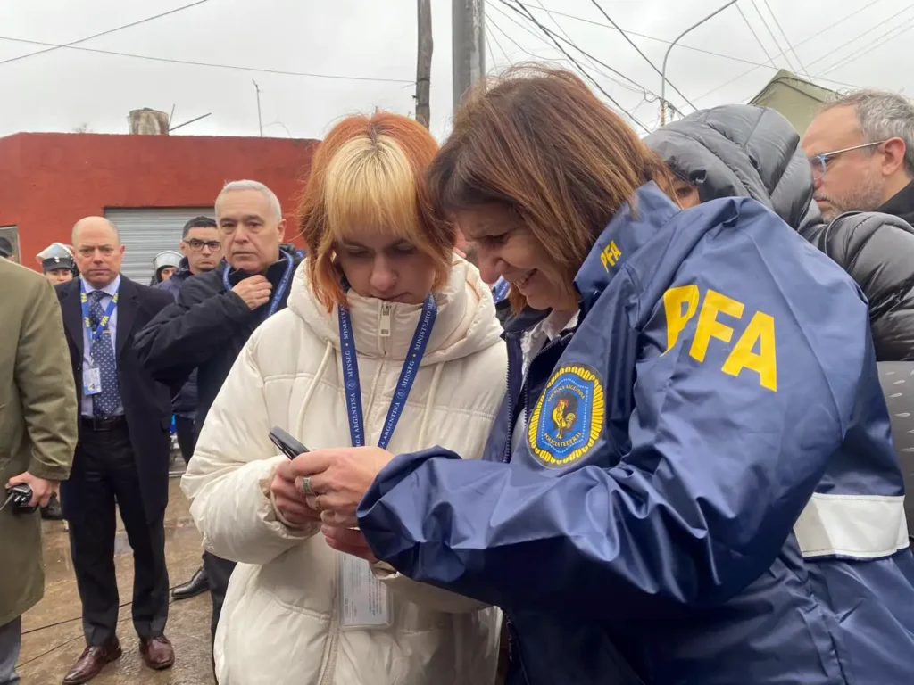 Patricia Bullrich en Tres de Febrero con Valenzuela