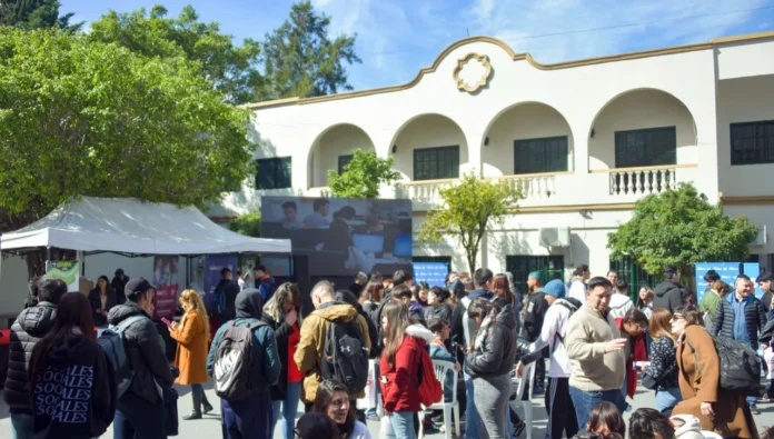 Expo Universidades en Ituzaingó