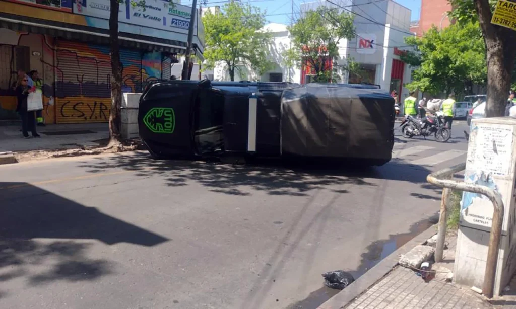 Volcó un patrullero en Morón