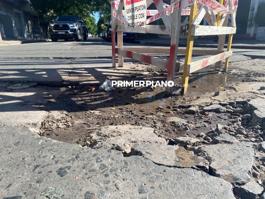 Reclamo bache Castelar