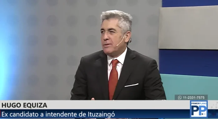 Críticas de Hugo Equiza a Gastón di Castelnuovo