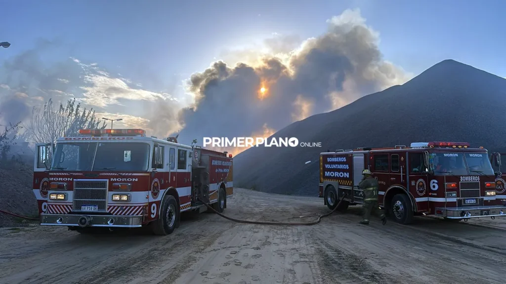 Incendio en trenes en desuso en Haedo