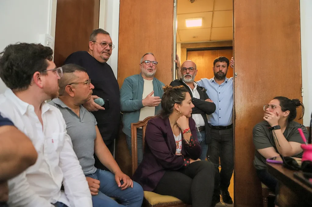 Mesa Cristina Presidenta en Morón