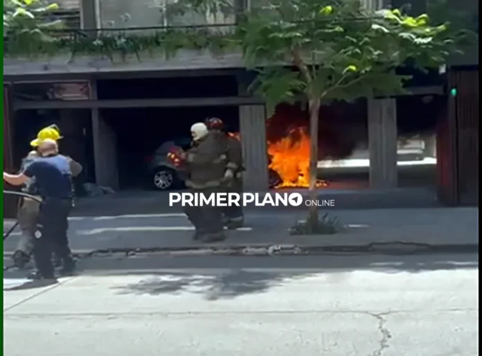 Incendio de auto en Castelar