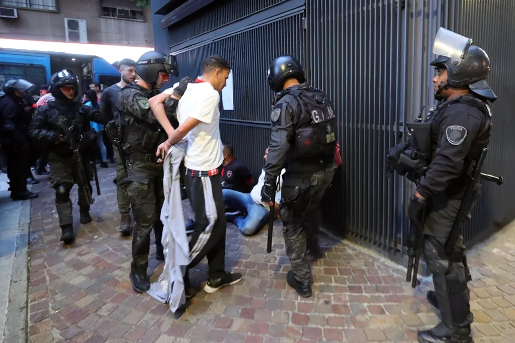 Liberan a los detenidos por incidentes en el Congreso