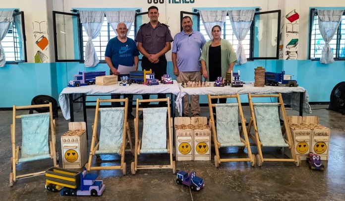 Juguetes para niñas y niños con TEA en la cárcel de Merlo