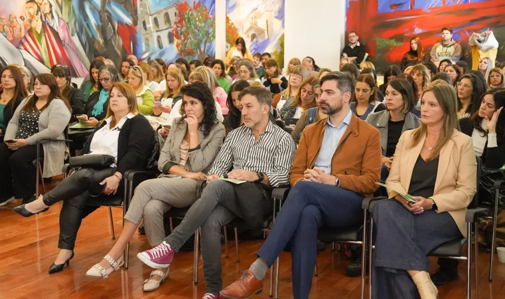 Pablo Descalzo presentó un manual de educación