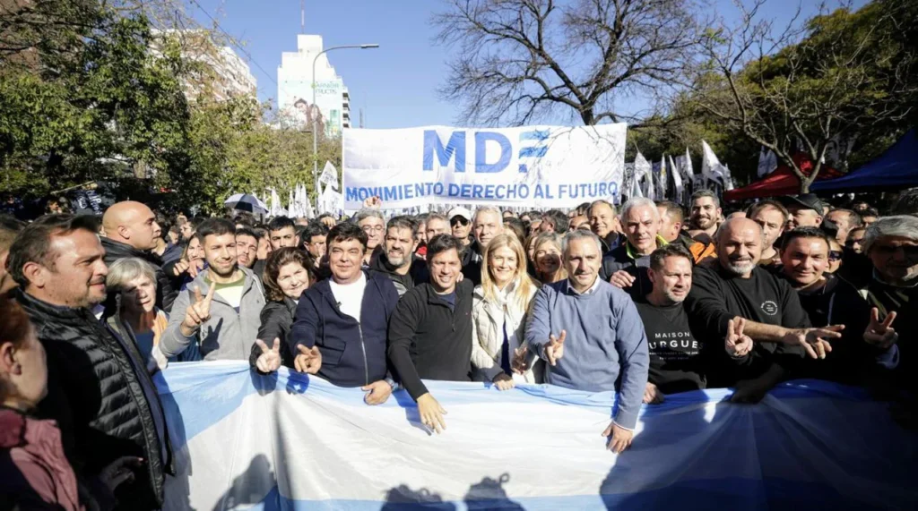Multitud en Plaza de Mayo en defensa de CFK