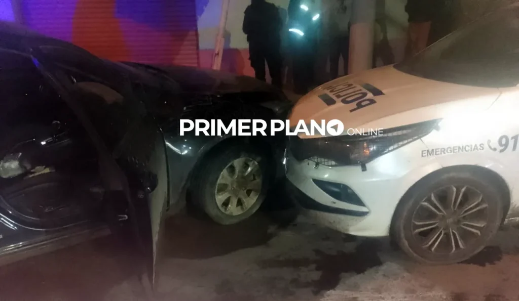 Chocó a dos patrulleros en persecución