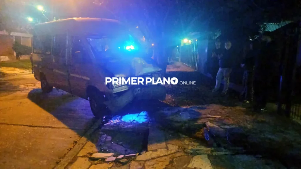 Camioneta se incrustó contra casa en Morón