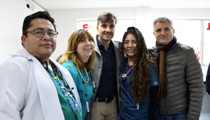 Recorrida del intendente Lucas Ghi por el Hospital de Morón