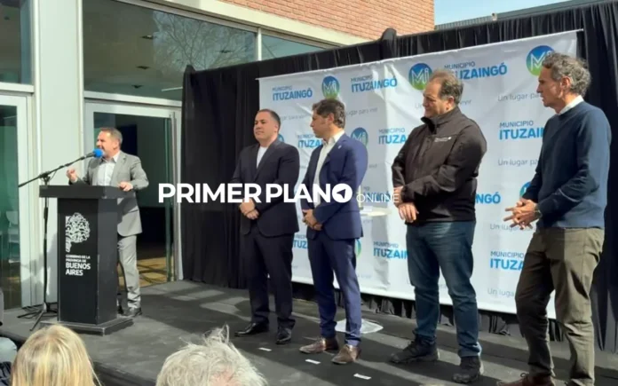 Entrega de patrulleros en Ituzaingó
