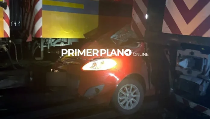 El tren Urquiza embistió auto en Hurlingham