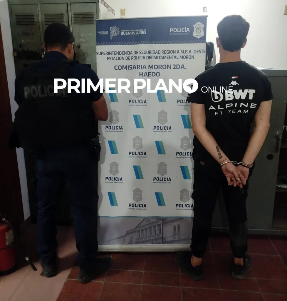 Robó auto en Haedo y terminó volcando