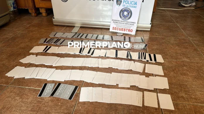 Laboratorio de clonación de tarjetas en Ituzaingó