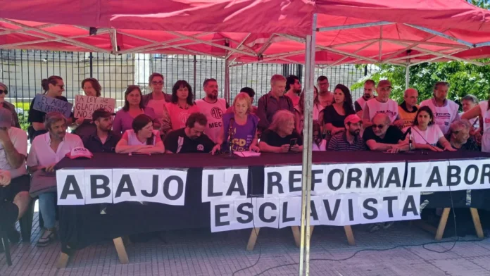 La izquierda contra la reforma laboral