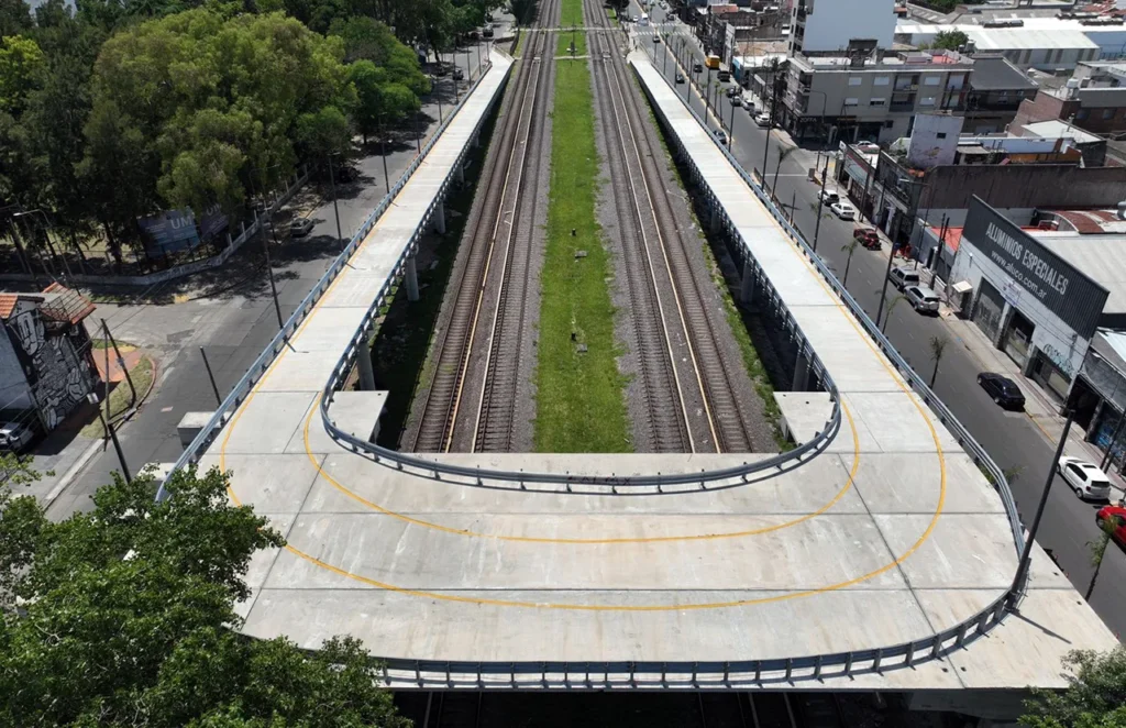 Puente vehicular en Haedo