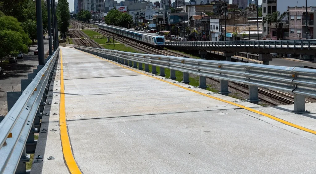 Puente vehicular en Haedo