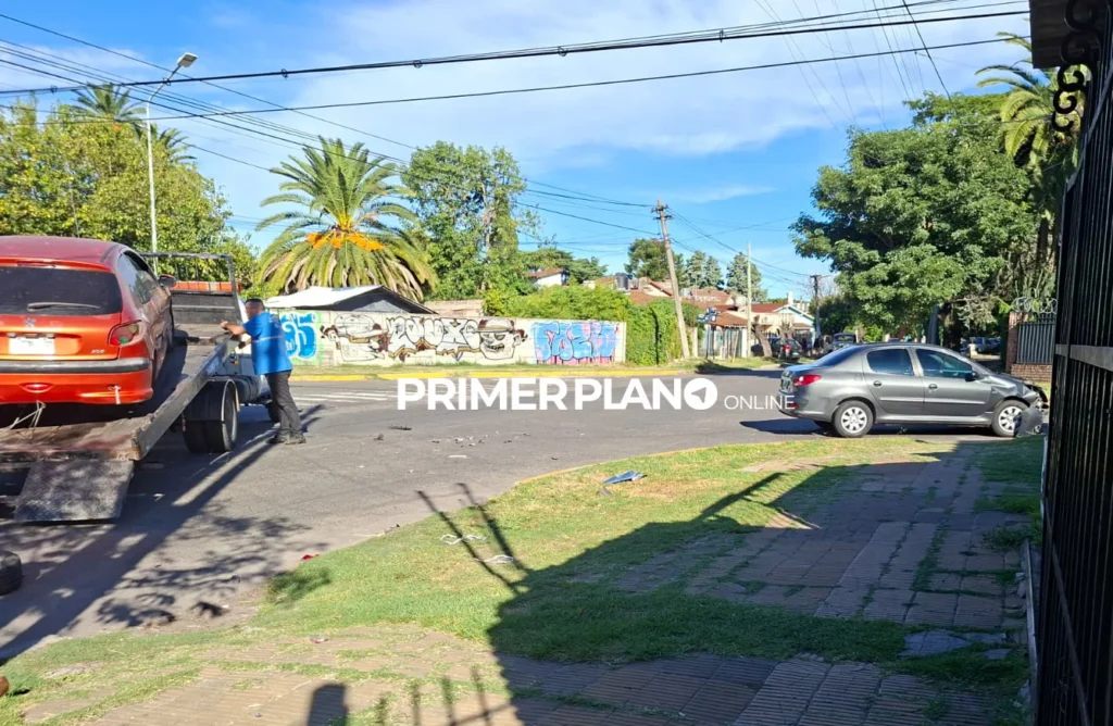 Choque en las 5 esquina de Ituzaingó